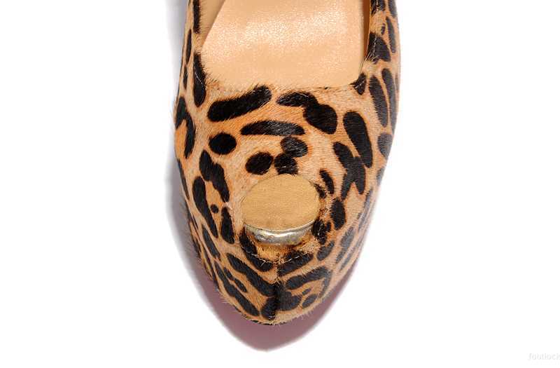 christian louboutin spiked pumps enligne pascher prixdusine prix christian louboutin france